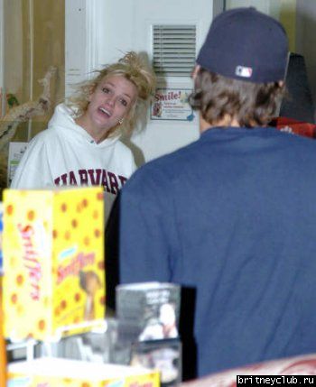 Бритни и Кевин купили нового щенкка13.jpg(Бритни Спирс, Britney Spears)