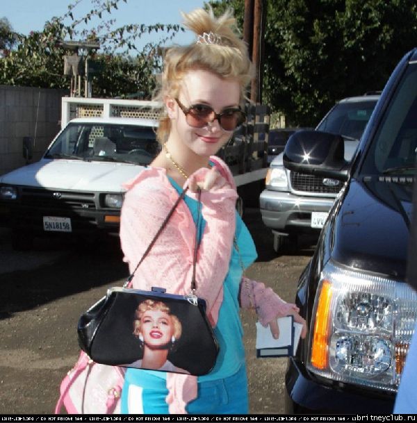 Бритни по пути в студию звукозаписи01.jpg(Бритни Спирс, Britney Spears)