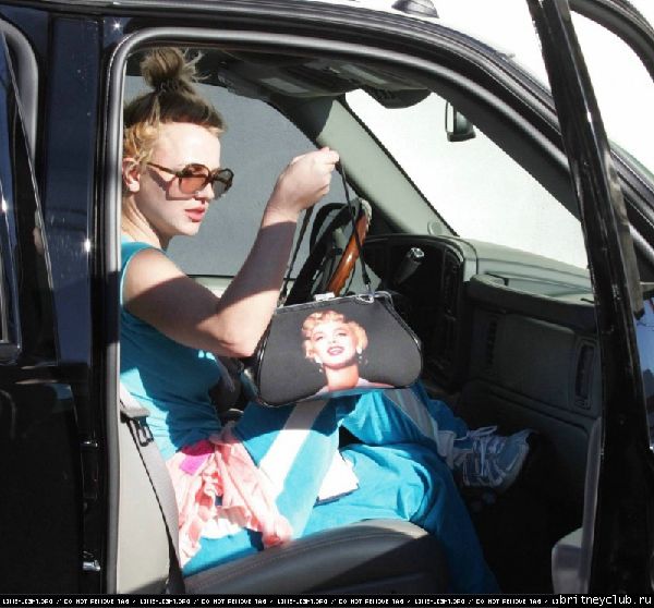 Бритни по пути в студию звукозаписи02.jpg(Бритни Спирс, Britney Spears)