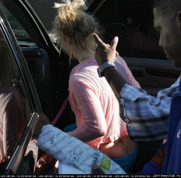 Бритни по пути в студию звукозаписи10.jpg(Бритни Спирс, Britney Spears)