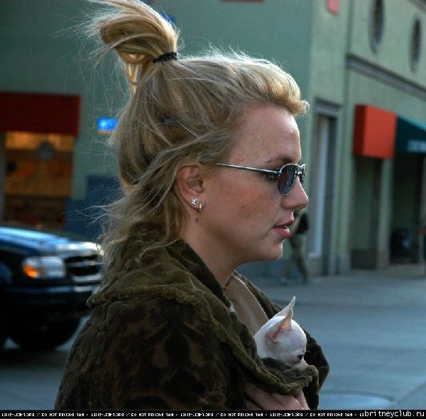 Бритни и Фелиция покупают подарки к Рождеству005.jpg(Бритни Спирс, Britney Spears)