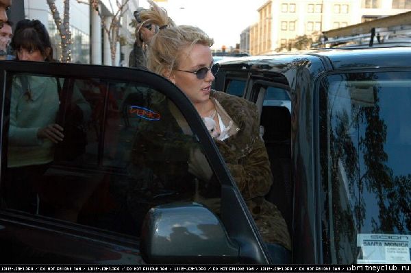 Бритни и Фелиция покупают подарки к Рождеству006.jpg(Бритни Спирс, Britney Spears)