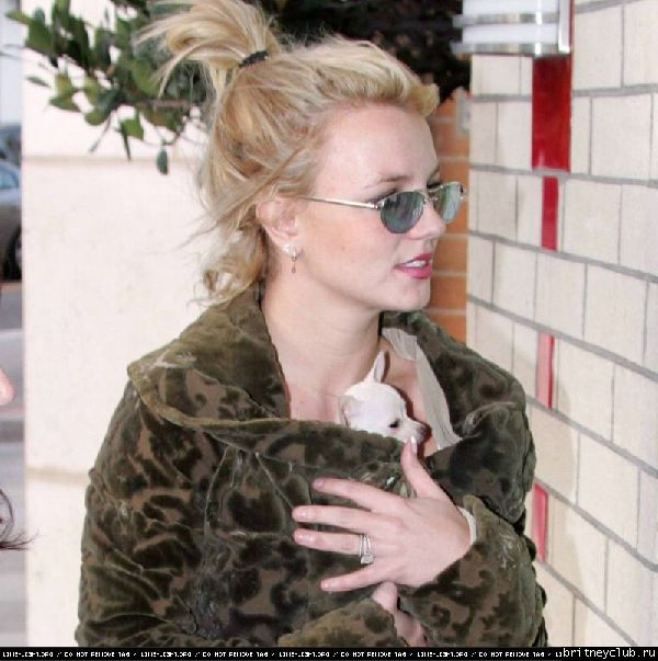 Бритни и Фелиция покупают подарки к Рождеству011.jpg(Бритни Спирс, Britney Spears)
