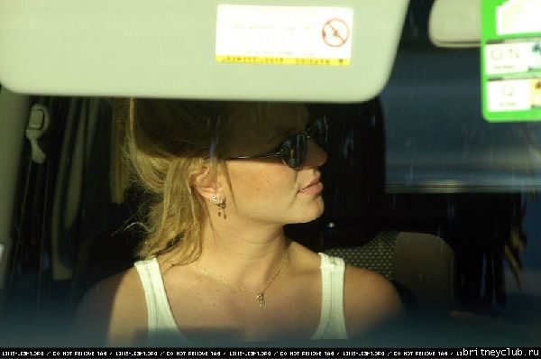Бритни и Фелиция покупают подарки к Рождеству018.jpg(Бритни Спирс, Britney Spears)
