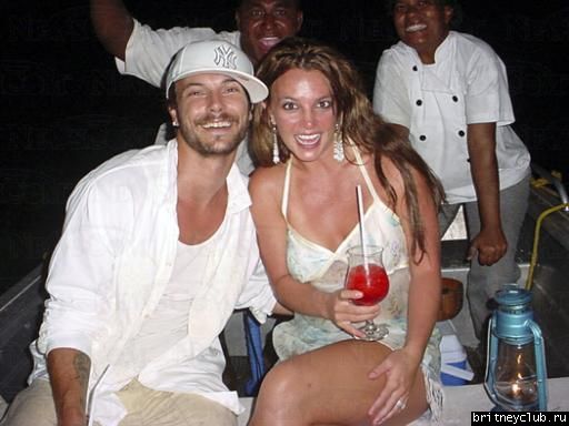Бритни и Кевина во время медового месяца (часть 2)07.jpg(Бритни Спирс, Britney Spears)