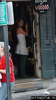 Бритни и Линн - шоппинг в Новом Орлеане15.jpg(Бритни Спирс, Britney Spears)