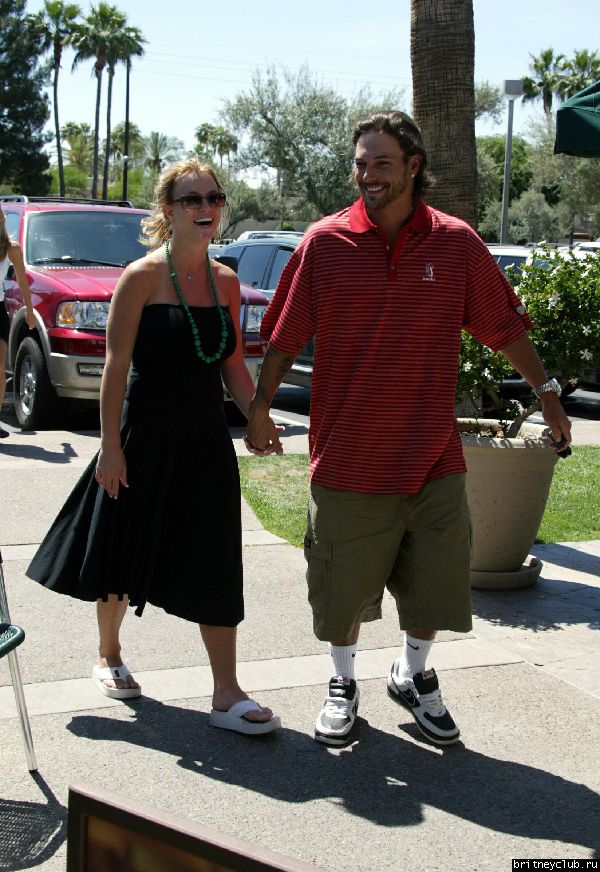 Обед в Veneto Trattoriabsla300405d_008.jpg(Бритни Спирс, Britney Spears)