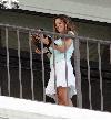 Бритни рассматривает журнал с фотками Кевина