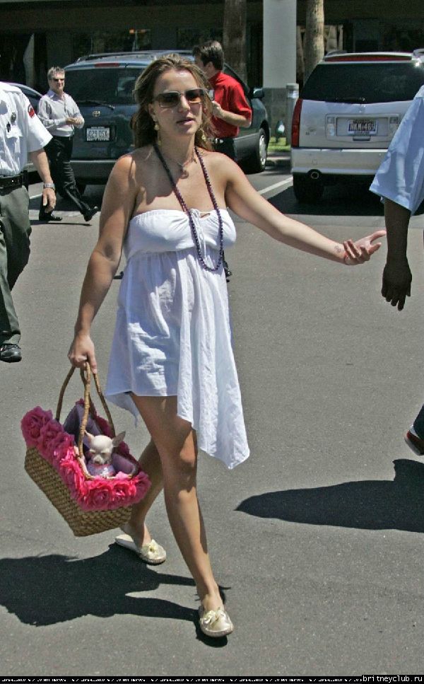 Бритни посещает салон красоты32.jpg(Бритни Спирс, Britney Spears)