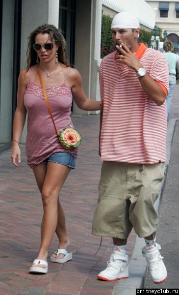 Бритни и Кевин на шоппинге в Аризоне16.jpg(Бритни Спирс, Britney Spears)