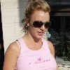 Бритни уезжает из бизнес-центра