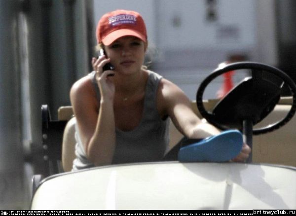 Бритни и Кевин играют в гольф 22.jpg(Бритни Спирс, Britney Spears)