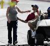 Бритни и Кевин играют в гольф 