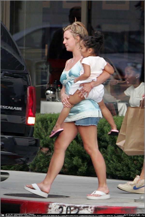 Бритни идет в больницу вместе с Кори4.jpg(Бритни Спирс, Britney Spears)