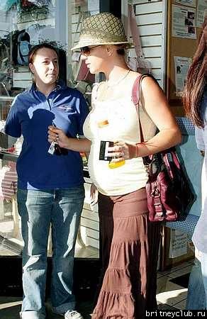 Бритни в зоомагазине в Майями10.jpg(Бритни Спирс, Britney Spears)