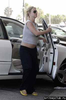 Бритни покупает молочные коктейли07.jpg(Бритни Спирс, Britney Spears)
