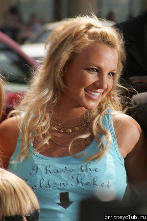 Бритни на премьере фильма "Чарли и шоколадная фабрика"99.jpg(Бритни Спирс, Britney Spears)