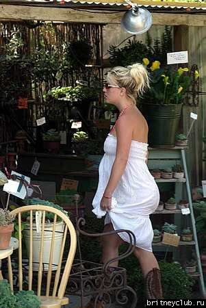 Бритни покупает цветы17.jpg(Бритни Спирс, Britney Spears)