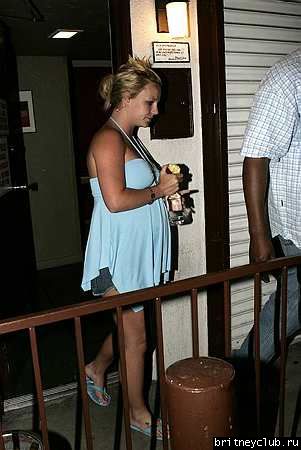 Бритни на шоппинге в Hollywood Plaza76150.jpg(Бритни Спирс, Britney Spears)