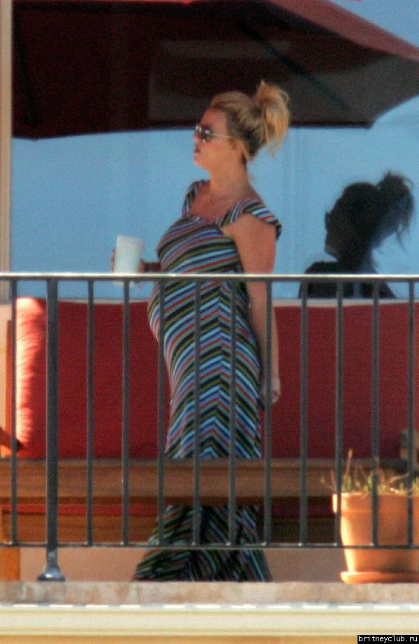 Бритни и Кевин посещают друзей14.jpg(Бритни Спирс, Britney Spears)