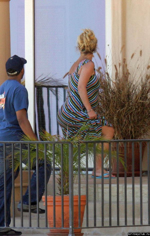 Бритни и Кевин посещают друзей25.jpg(Бритни Спирс, Britney Spears)