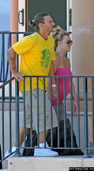 Бритни и Кевин в студии Малибу (HQ)15.jpg(Бритни Спирс, Britney Spears)
