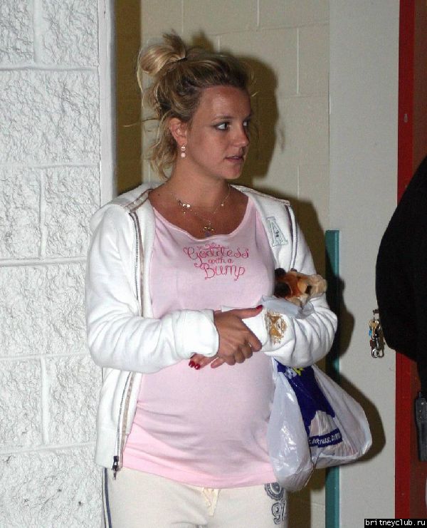 Бритни покупает игрушкиb15.jpg(Бритни Спирс, Britney Spears)