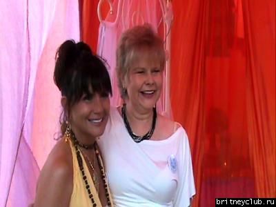 Бритни с семьей в Baby Shower15.jpg(Бритни Спирс, Britney Spears)