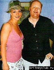 Бритни с фанатами65231811dx.jpg(Бритни Спирс, Britney Spears)
