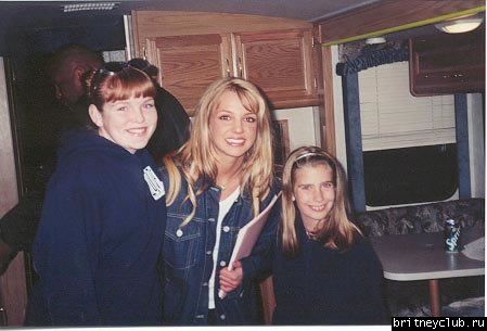 Бритни с фанатами65233073ra.jpg(Бритни Спирс, Britney Spears)