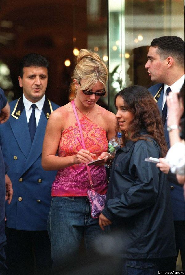 Бритни с фанатамиbf062gb.jpg(Бритни Спирс, Britney Spears)