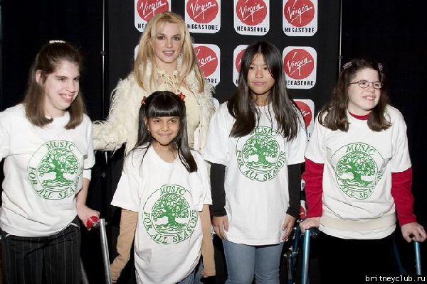 Бритни с фанатамиnormal1g0024cg.jpg(Бритни Спирс, Britney Spears)