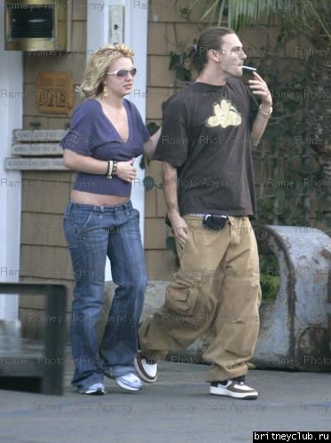 Бритни и Кевин в ресторане в Малибу5.jpg(Бритни Спирс, Britney Spears)