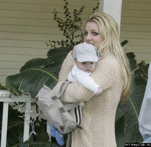 Бритни с Шоном в Малибу01.jpg(Бритни Спирс, Britney Spears)