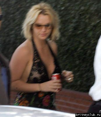 Бритни идёт за подарками ко Дню Св.Валентинаnvcps64mm.jpg(Бритни Спирс, Britney Spears)