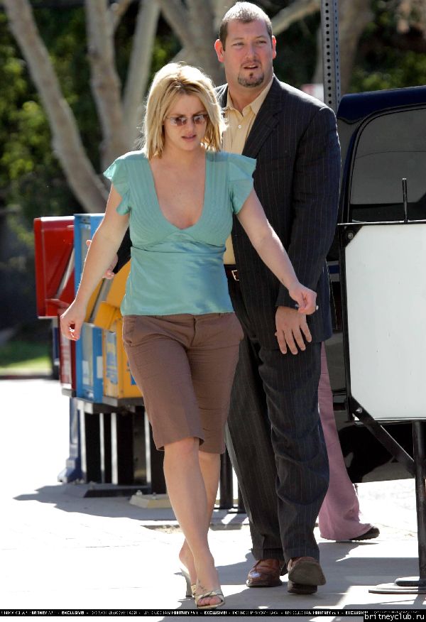 На съемочной площадке сериала  Will&Gracex13~66.jpg(Бритни Спирс, Britney Spears)