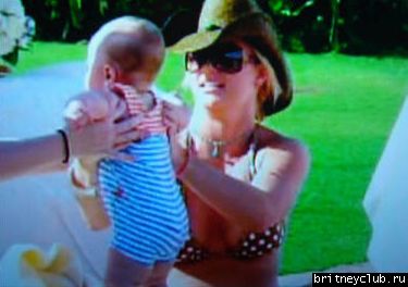 Бритни на Гавайях04.jpg(Бритни Спирс, Britney Spears)