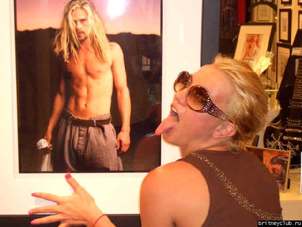 Бритни в Art Shop01.jpg(Бритни Спирс, Britney Spears)