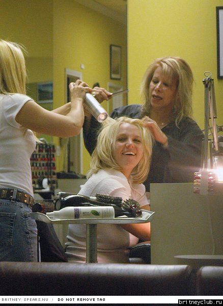 Бритни в салоне красоты 02.jpg(Бритни Спирс, Britney Spears)