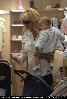 Шоппинг с Шоном Престоном1147273749011.jpg(Бритни Спирс, Britney Spears)