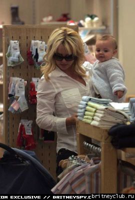 Шоппинг с Шоном Престоном34.jpg(Бритни Спирс, Britney Spears)