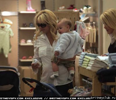 Шоппинг с Шоном Престоном37.jpg(Бритни Спирс, Britney Spears)