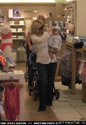 Шоппинг с Шоном Престоном43.jpg(Бритни Спирс, Britney Spears)