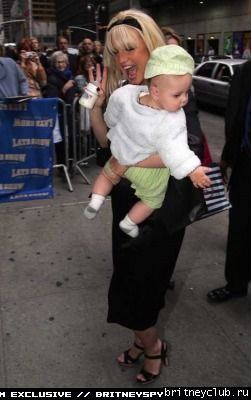 Бритни прибыла на David Letterman Show02.jpg(Бритни Спирс, Britney Spears)