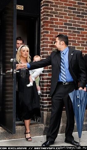 Бритни прибыла на David Letterman Show07.jpg(Бритни Спирс, Britney Spears)