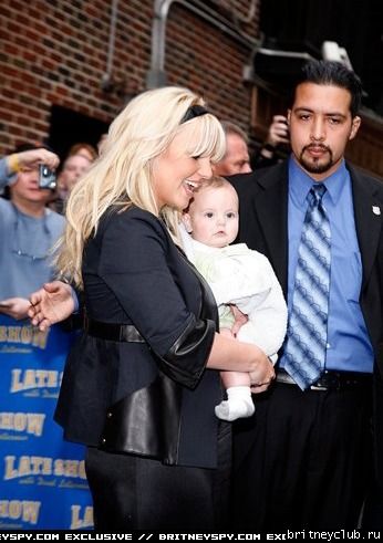 Бритни прибыла на David Letterman Show08.jpg(Бритни Спирс, Britney Spears)