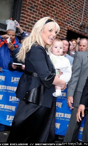 Бритни прибыла на David Letterman Show09.jpg(Бритни Спирс, Britney Spears)