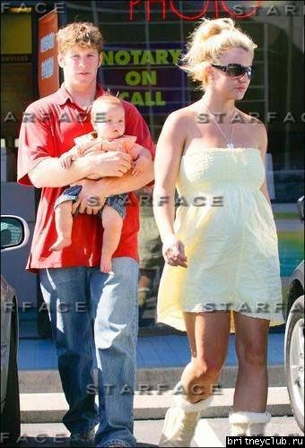 Бритни, Шон и Перри в Малибу27.jpg(Бритни Спирс, Britney Spears)