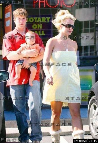 Бритни, Шон и Перри в Малибу28.jpg(Бритни Спирс, Britney Spears)