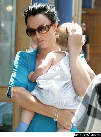 Бритни и Шон - шоппинг в Нью Йорке1151144727691.jpg(Бритни Спирс, Britney Spears)